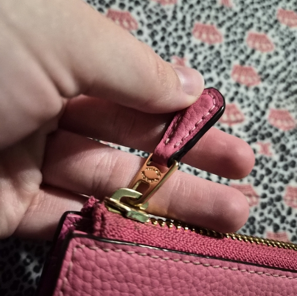 Coach - Picture 3 of 7